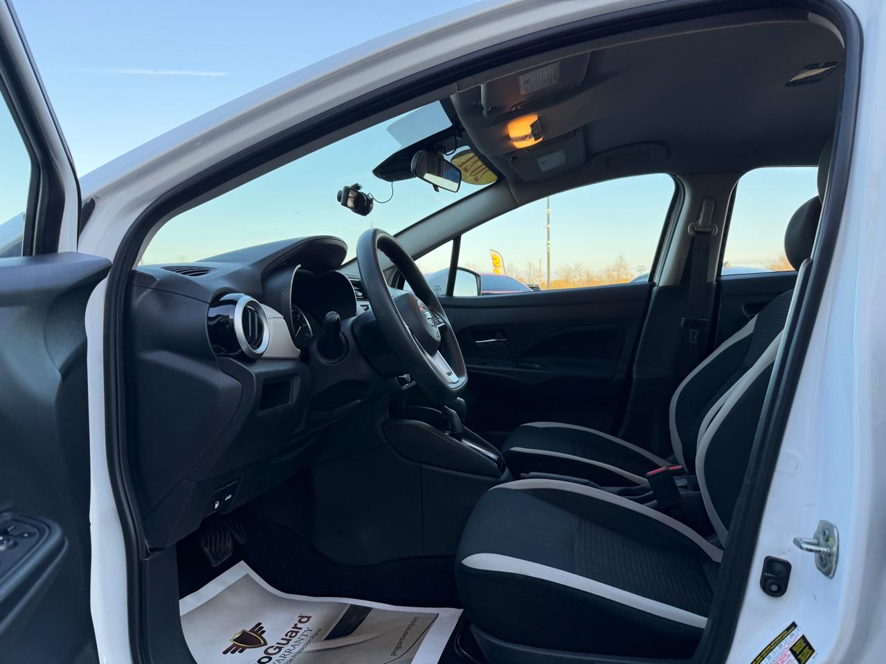 Nissan Versa SV CVT 2021