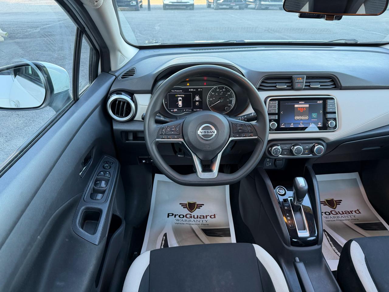 Nissan Versa SV CVT 2021