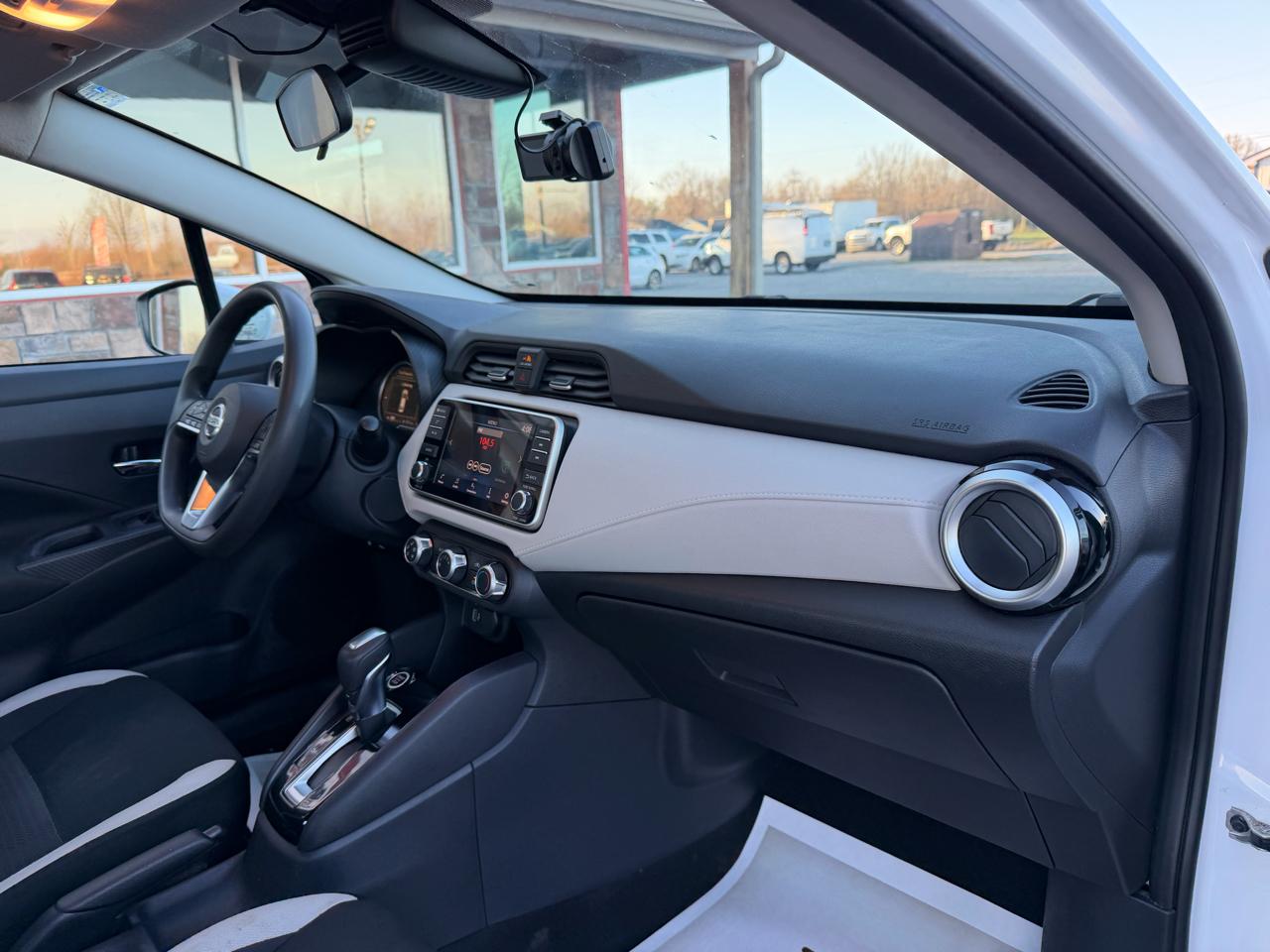 Nissan Versa SV CVT 2021