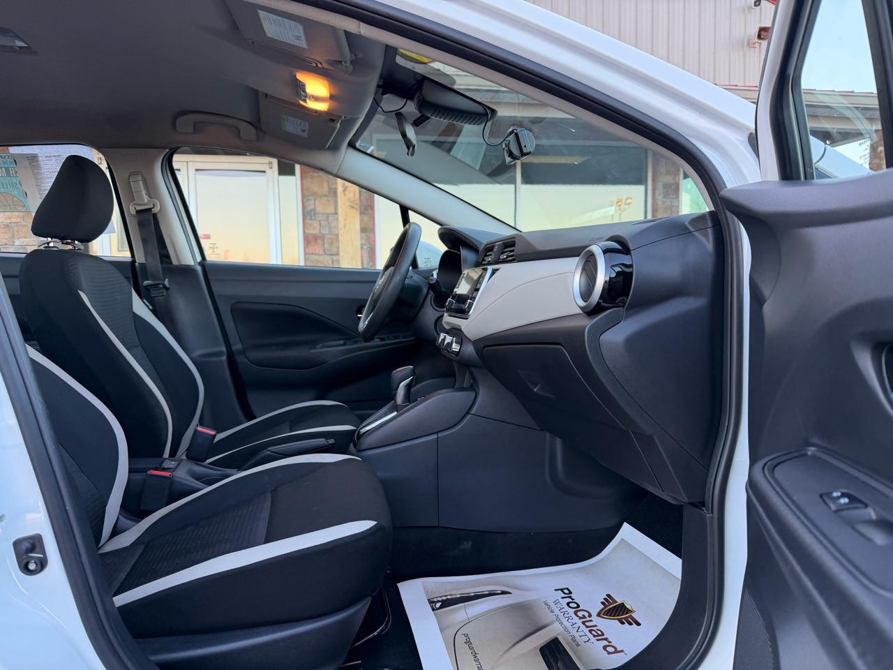 Nissan Versa SV CVT 2021