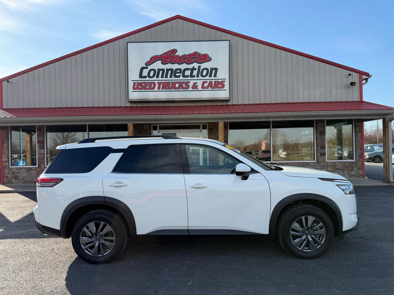 Nissan Pathfinder SV 2WD 2025