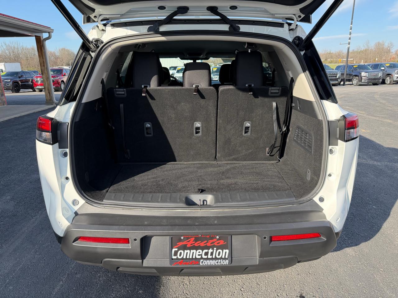 Nissan Pathfinder SV 2WD 2025