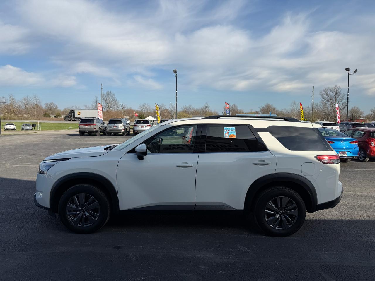 Nissan Pathfinder SV 2WD 2025