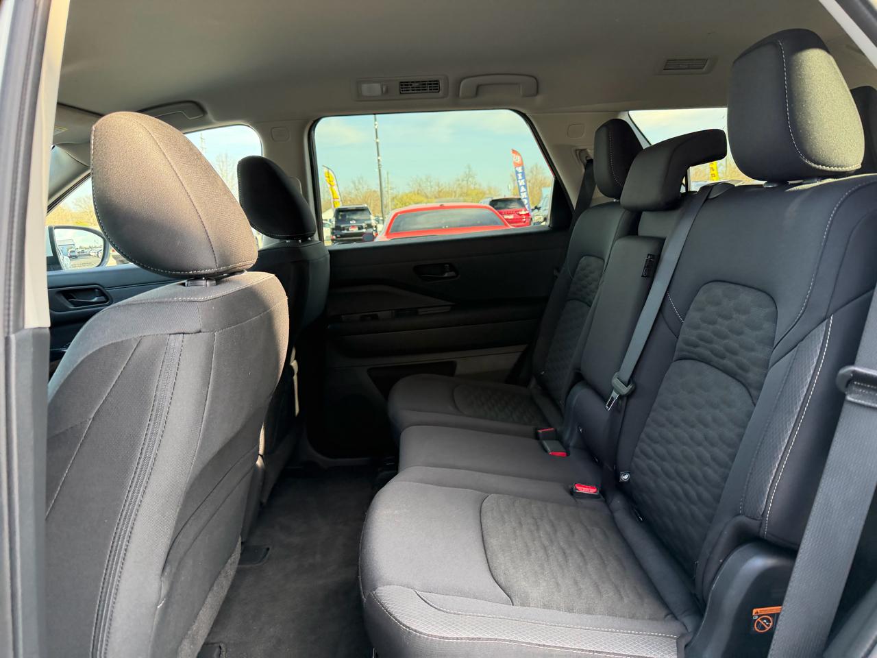 Nissan Pathfinder SV 2WD 2025