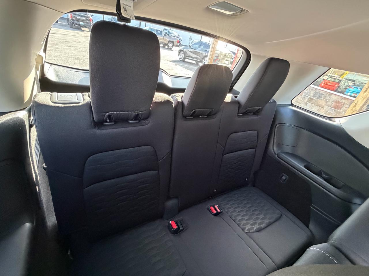 Nissan Pathfinder SV 2WD 2025