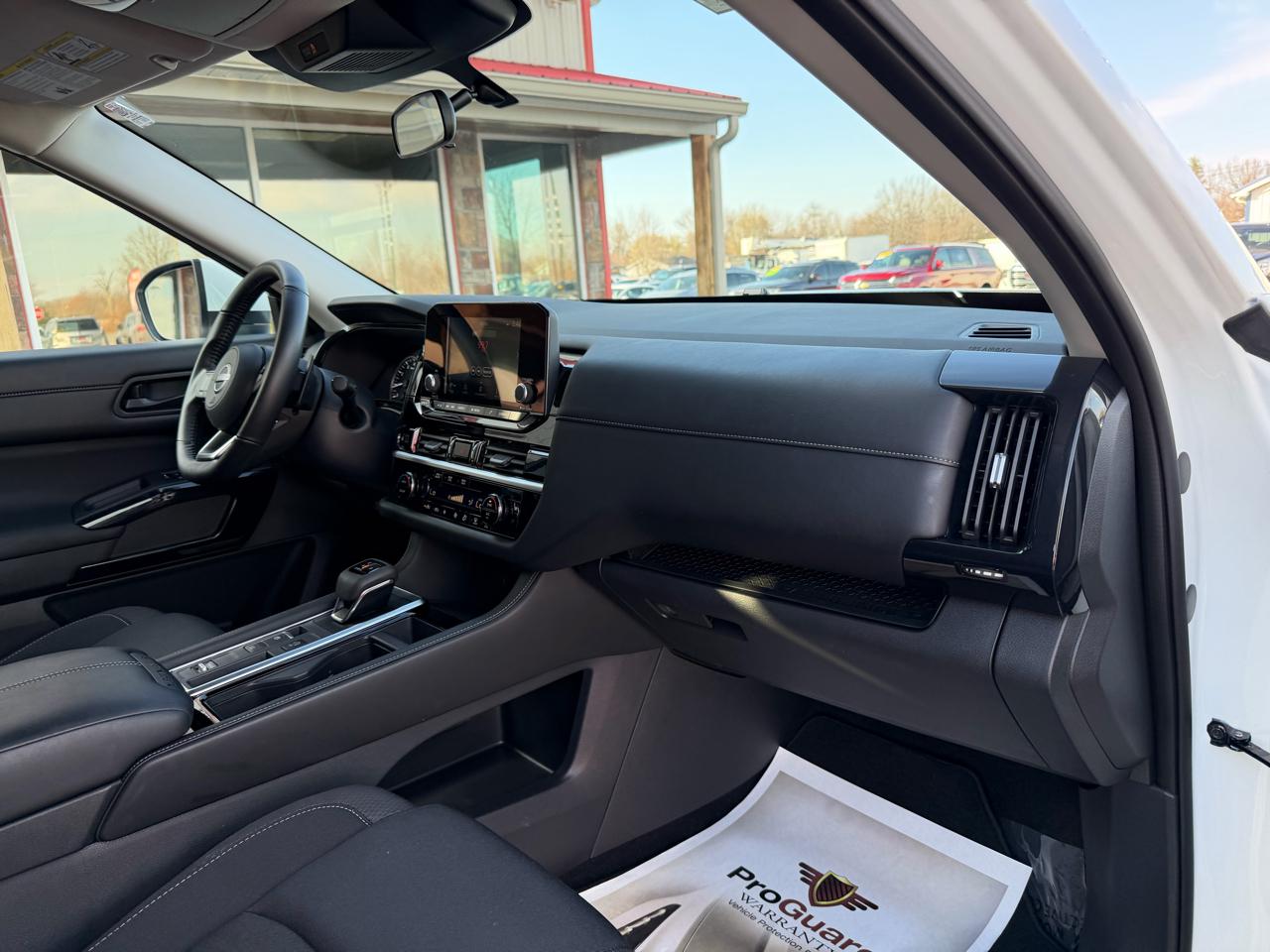 Nissan Pathfinder SV 2WD 2025