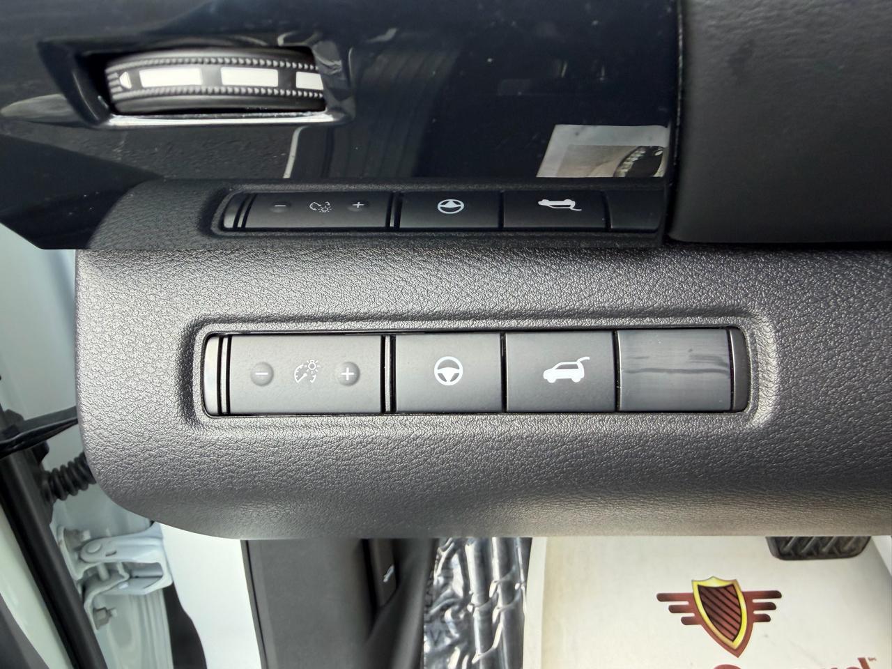 Nissan Pathfinder SV 2WD 2025