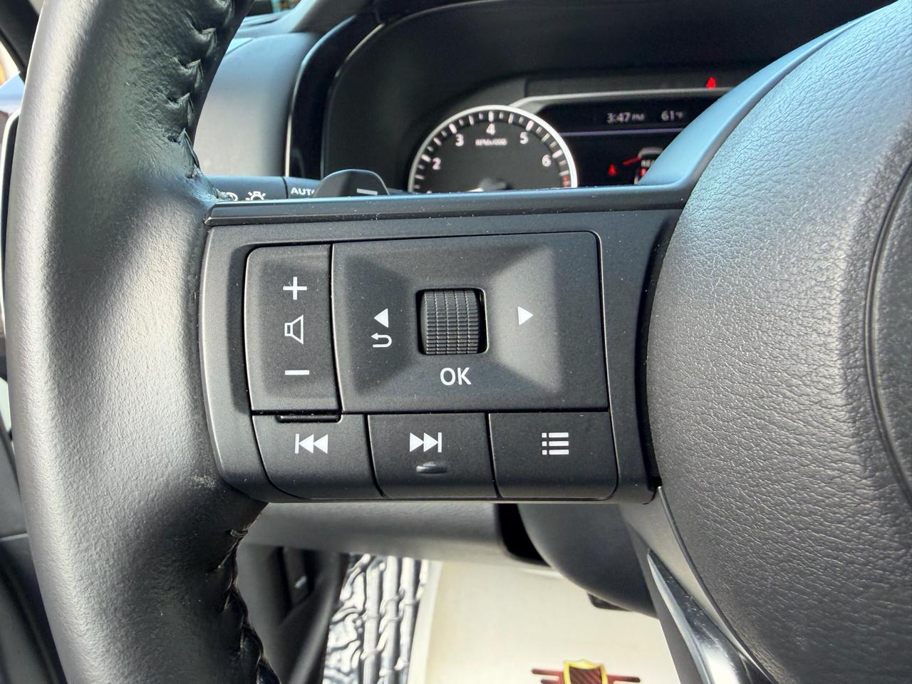 Nissan Pathfinder SV 2WD 2025