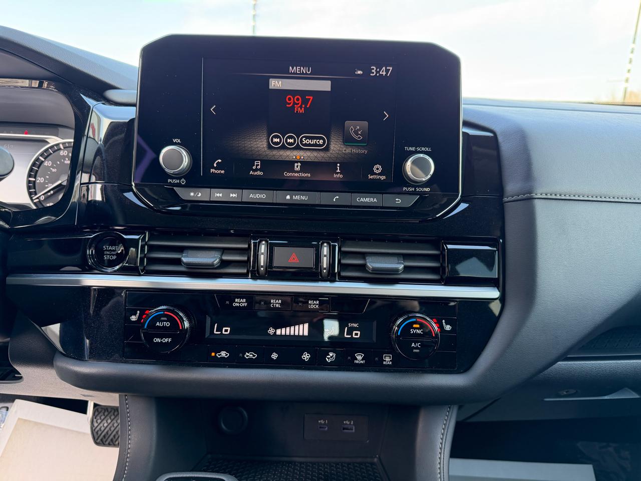 Nissan Pathfinder SV 2WD 2025