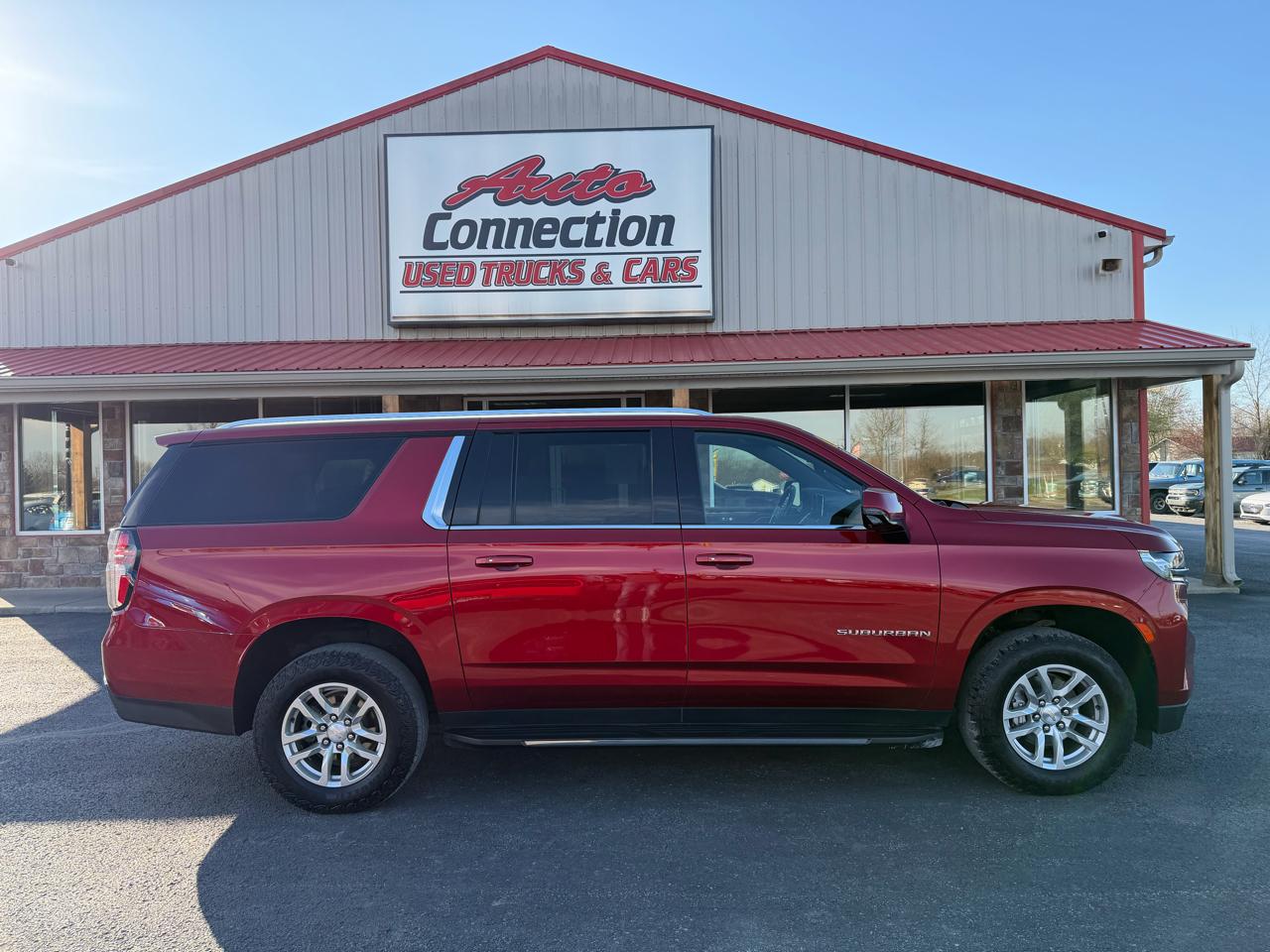Chevrolet Suburban 4WD 4dr LT 2022