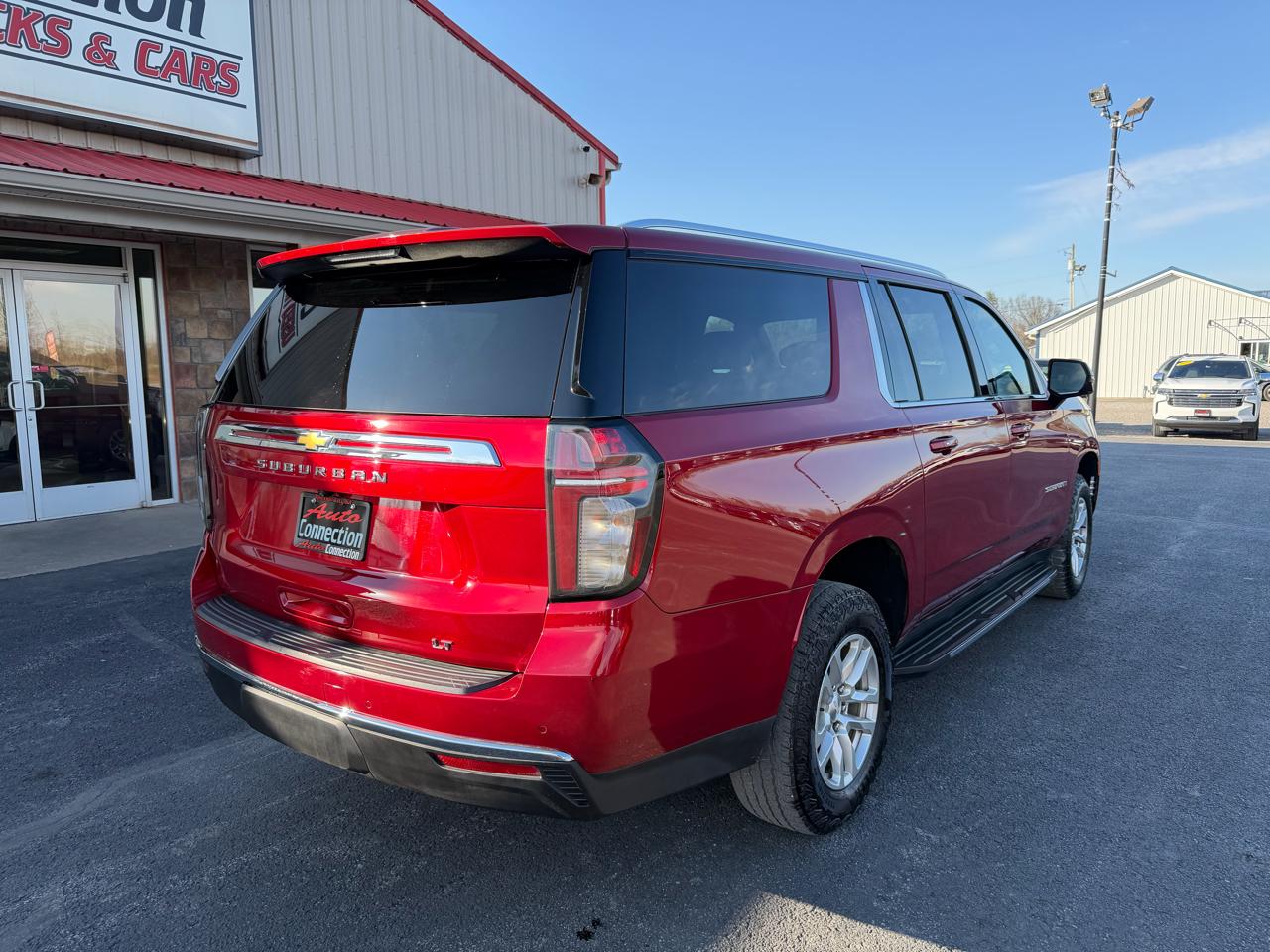 Chevrolet Suburban 4WD 4dr LT 2022