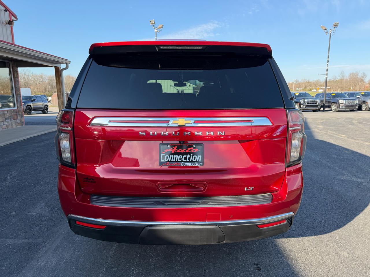 Chevrolet Suburban 4WD 4dr LT 2022