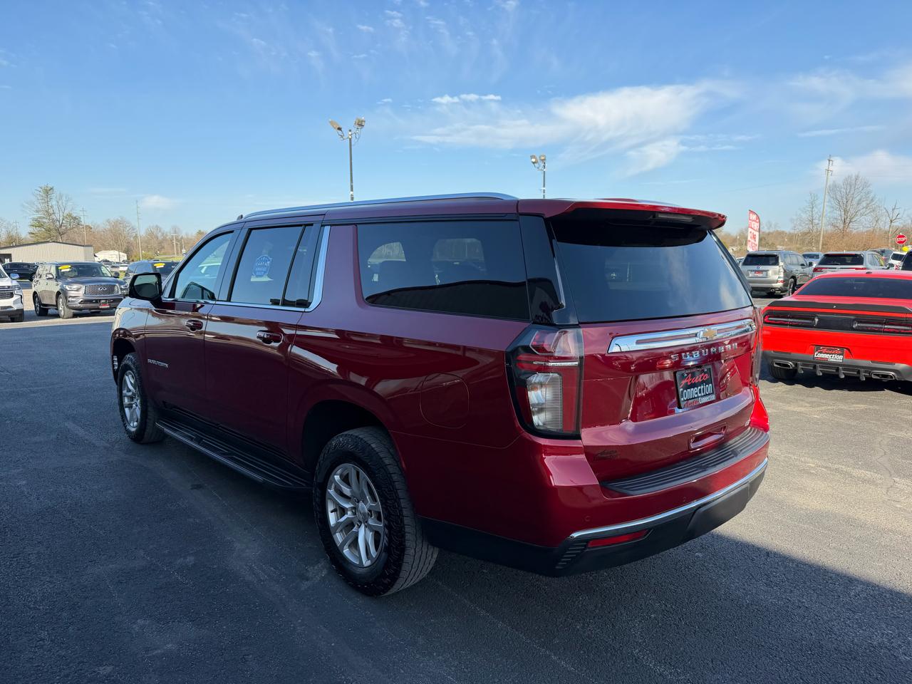 Chevrolet Suburban 4WD 4dr LT 2022