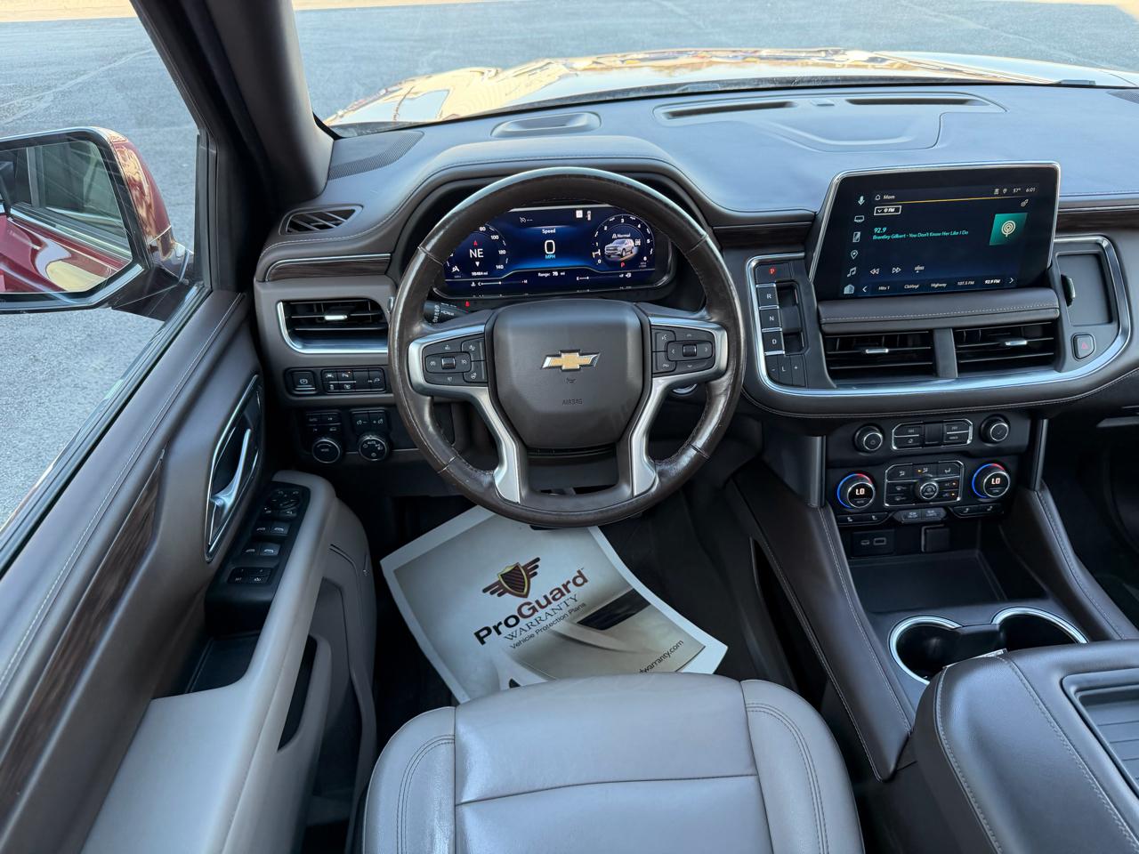 Chevrolet Suburban 4WD 4dr LT 2022