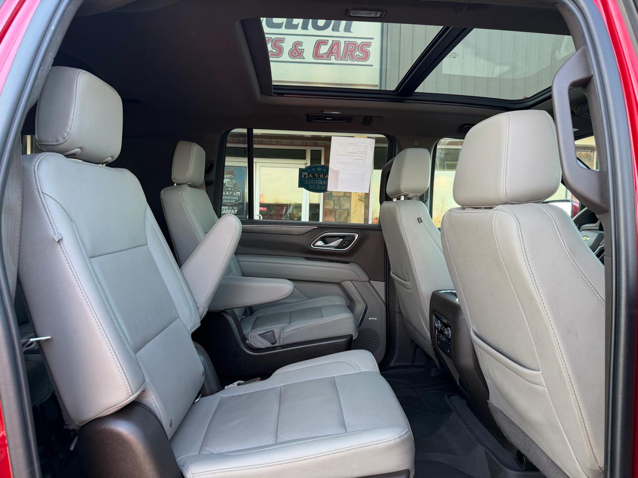 Chevrolet Suburban 4WD 4dr LT 2022