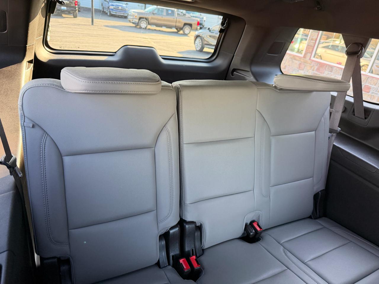 Chevrolet Suburban 4WD 4dr LT 2022