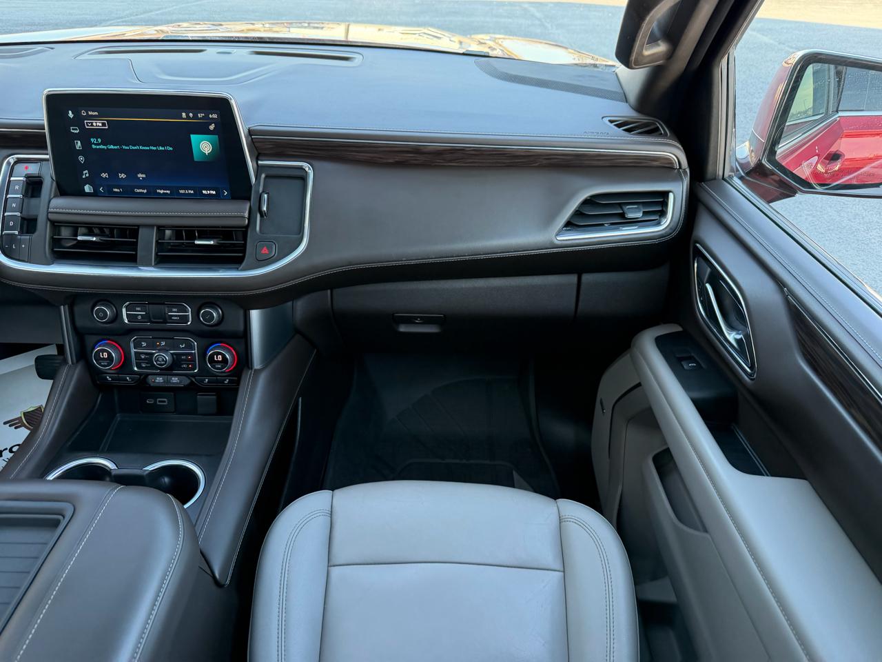 Chevrolet Suburban 4WD 4dr LT 2022