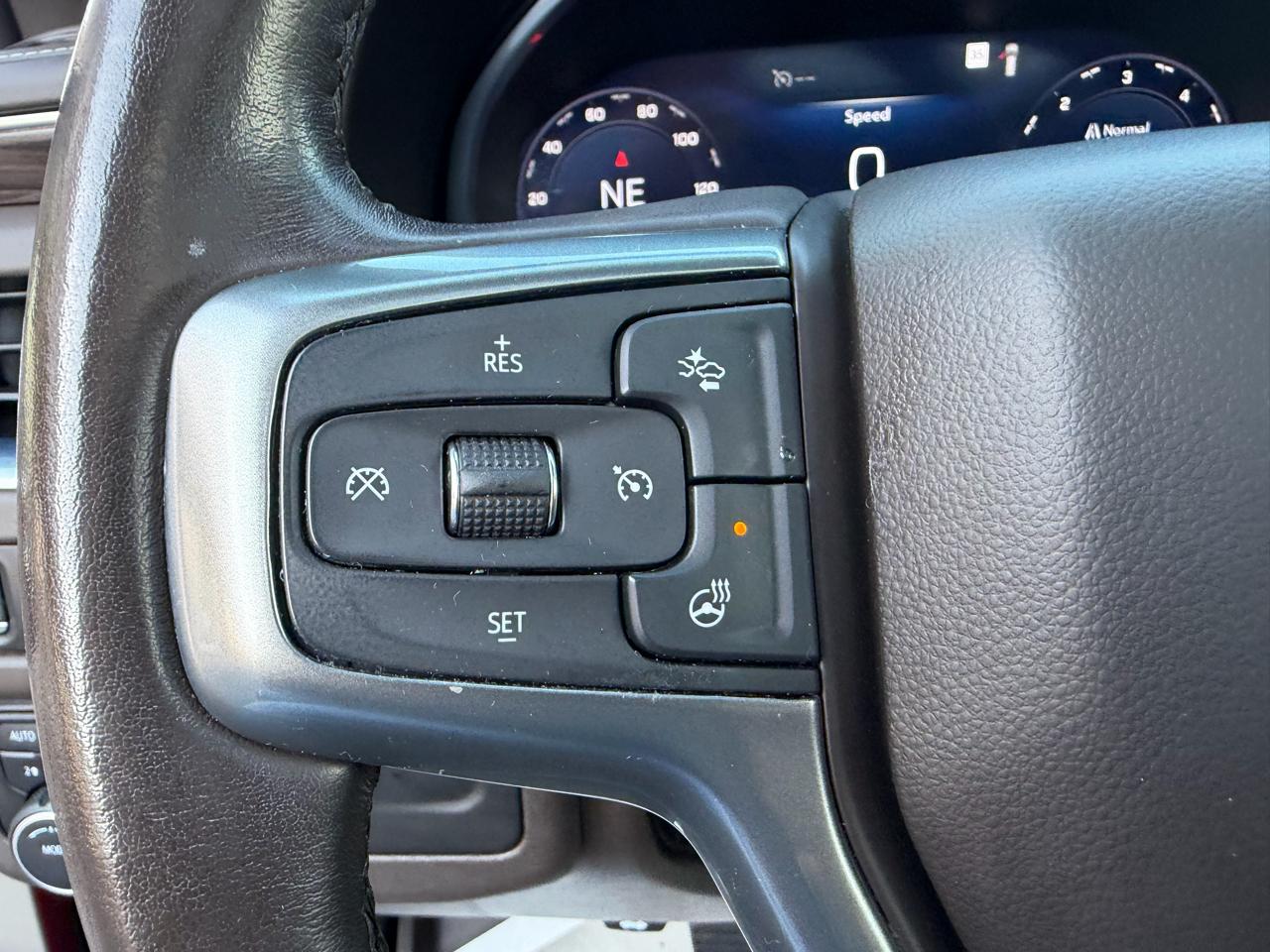 Chevrolet Suburban 4WD 4dr LT 2022