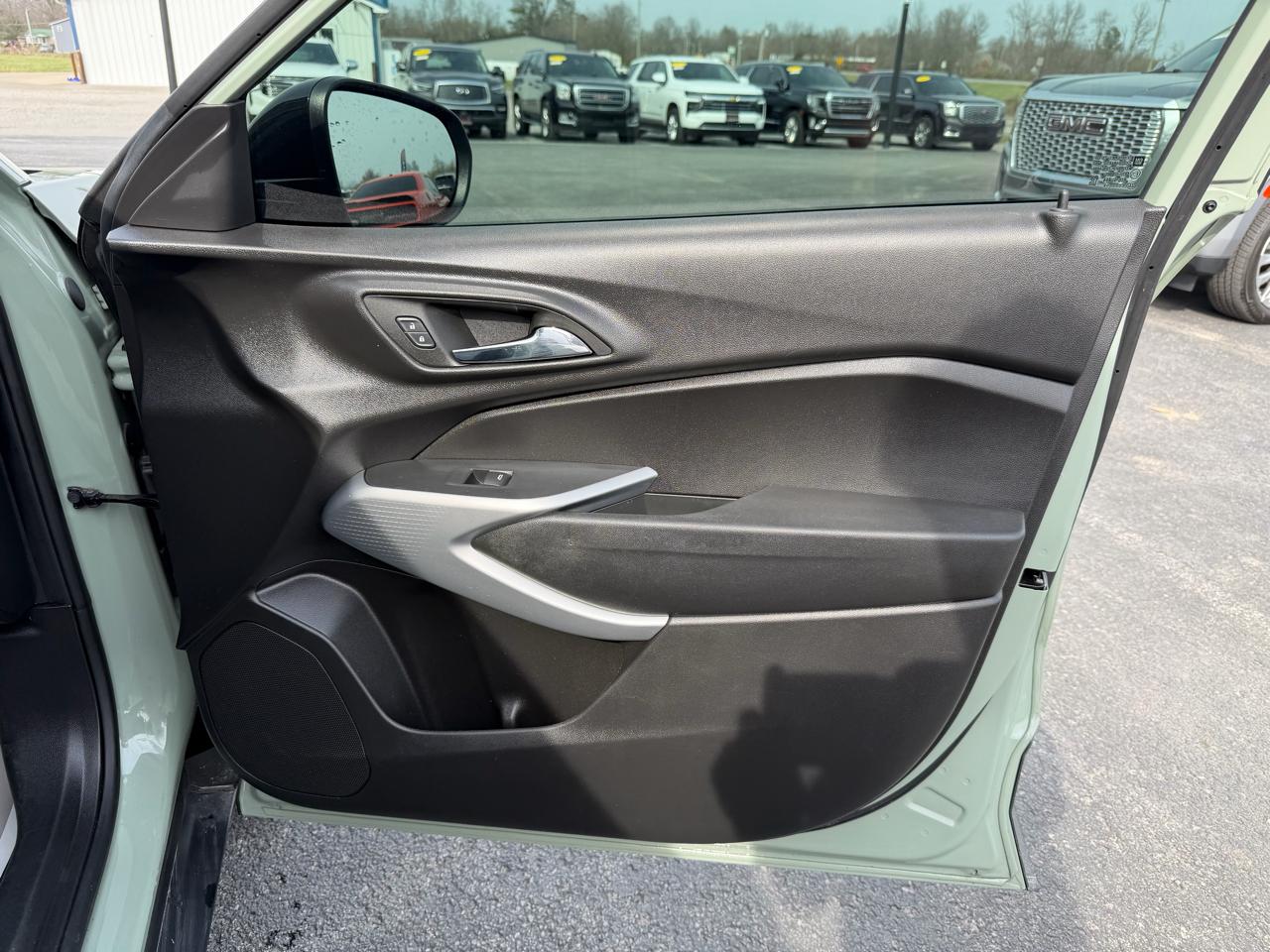 Chevrolet Trax FWD 4dr 1RS 2024