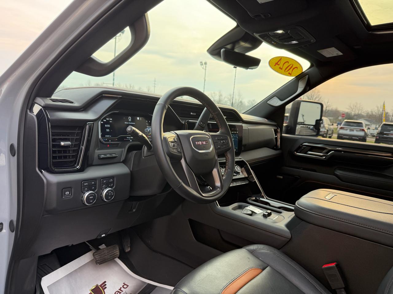 GMC Sierra 2500HD 4WD Crew Cab 159" AT4 2024