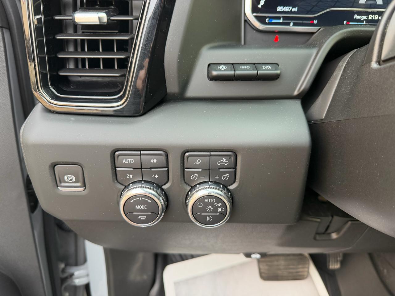 GMC Sierra 2500HD 4WD Crew Cab 159" AT4 2024