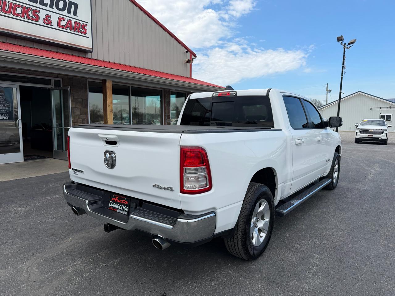 RAM 1500 Big Horn 4x4 Crew Cab 5'7" Box 2022
