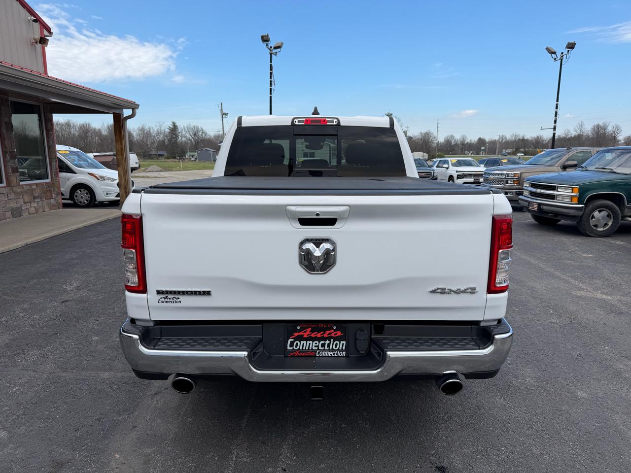 RAM 1500 Big Horn 4x4 Crew Cab 5'7" Box 2022
