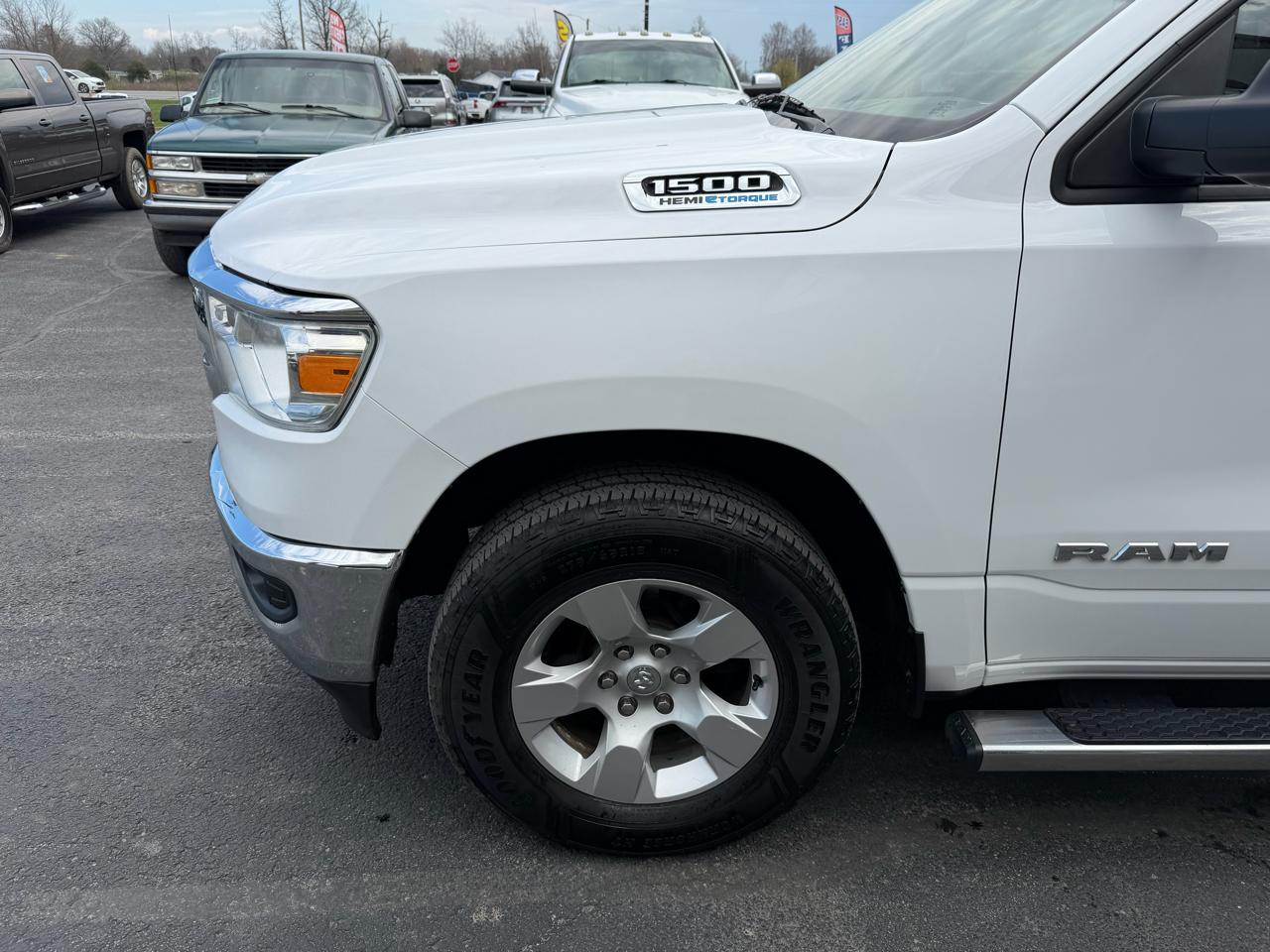 RAM 1500 Big Horn 4x4 Crew Cab 5'7" Box 2022