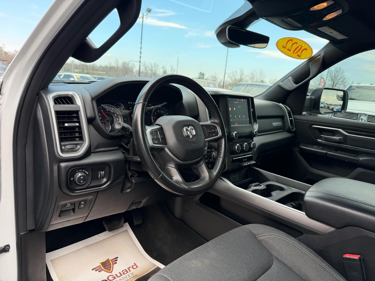 RAM 1500 Big Horn 4x4 Crew Cab 5'7" Box 2022