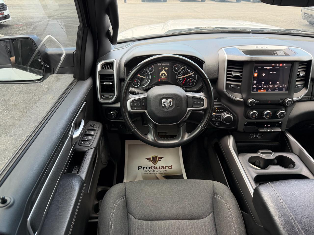 RAM 1500 Big Horn 4x4 Crew Cab 5'7" Box 2022