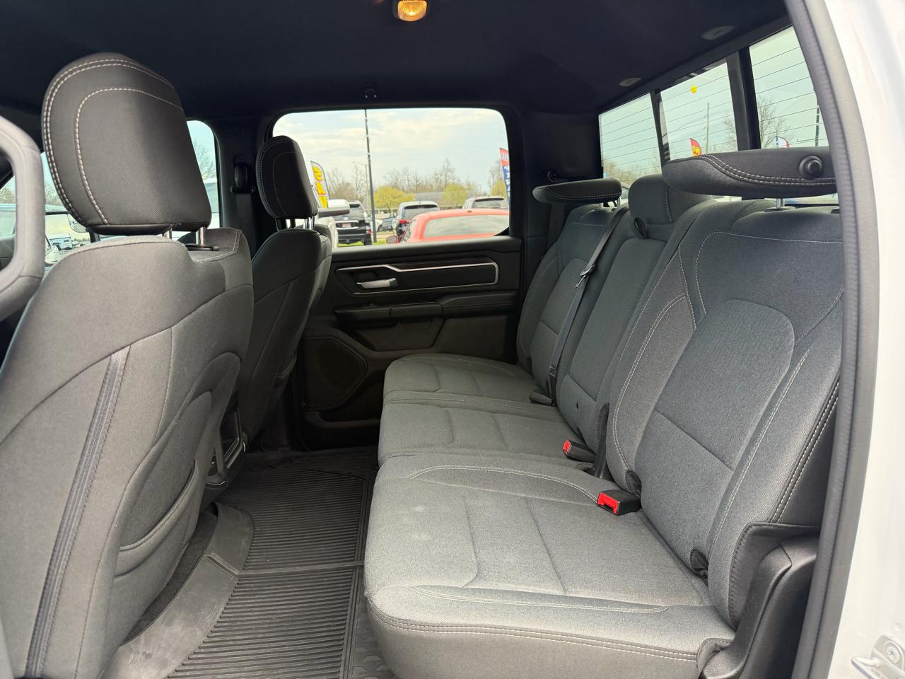 RAM 1500 Big Horn 4x4 Crew Cab 5'7" Box 2022