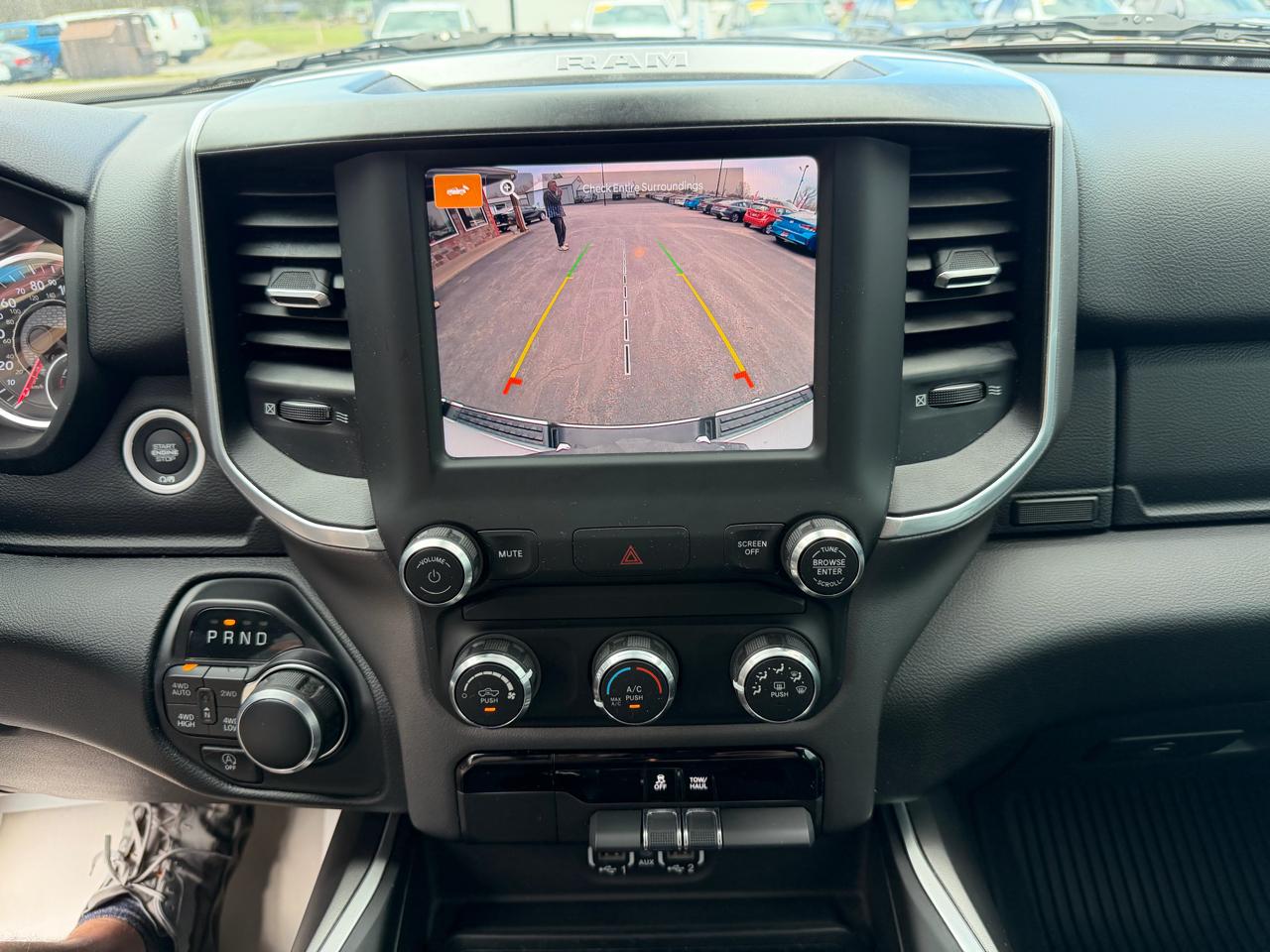 RAM 1500 Big Horn 4x4 Crew Cab 5'7" Box 2022