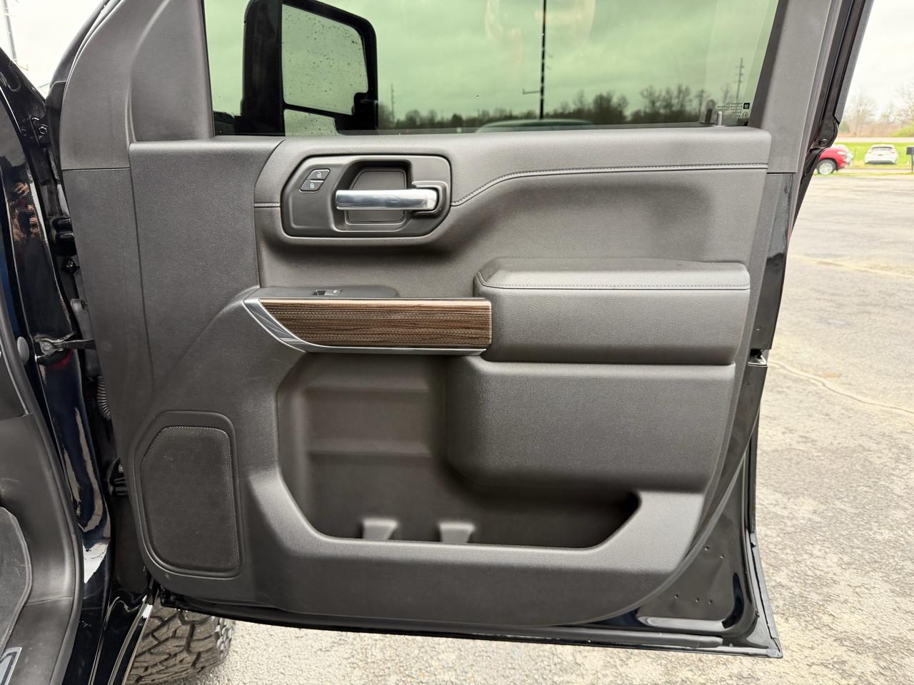 Chevrolet Silverado 2500HD 4WD Crew Cab 159" LT 2023