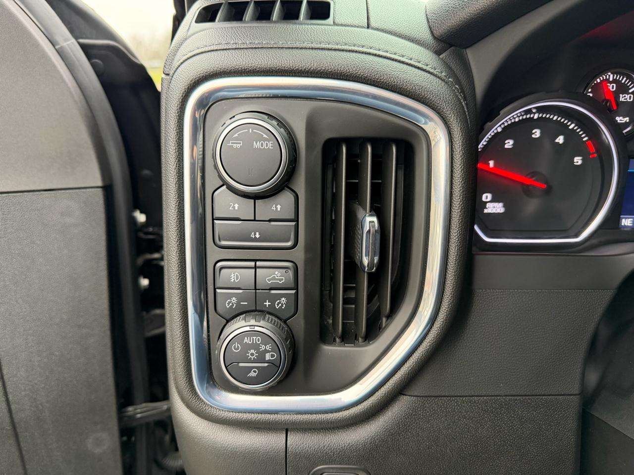 Chevrolet Silverado 2500HD 4WD Crew Cab 159" LT 2023