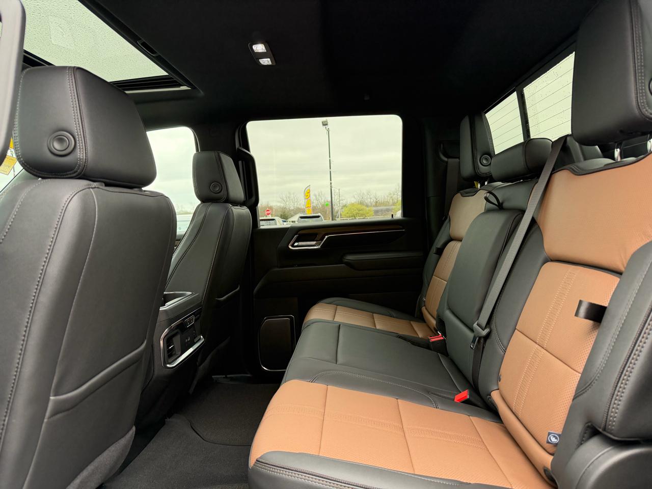 Chevrolet Silverado 2500HD 4WD Crew Cab 159" High Country 2024