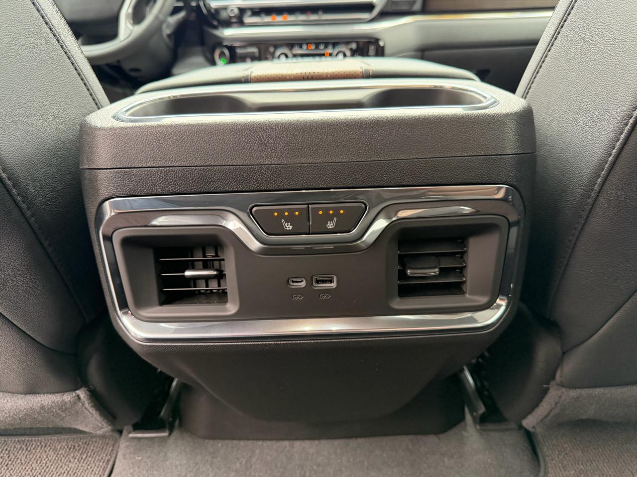 Chevrolet Silverado 2500HD 4WD Crew Cab 159" High Country 2024