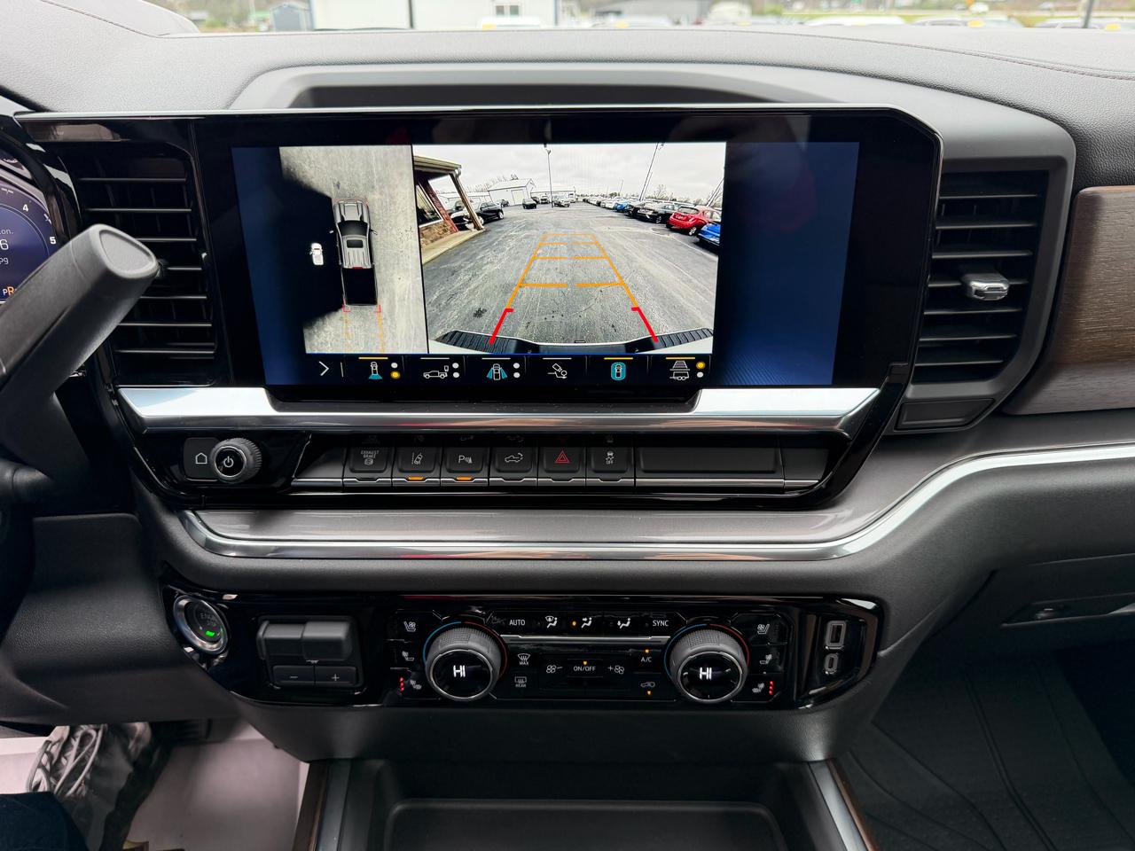 Chevrolet Silverado 2500HD 4WD Crew Cab 159" High Country 2024