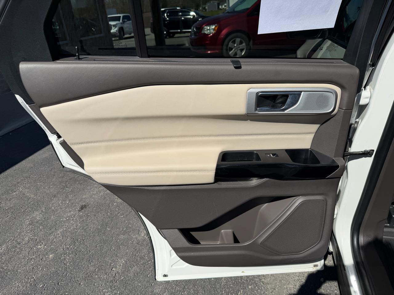 Ford Explorer Platinum 4WD 2022