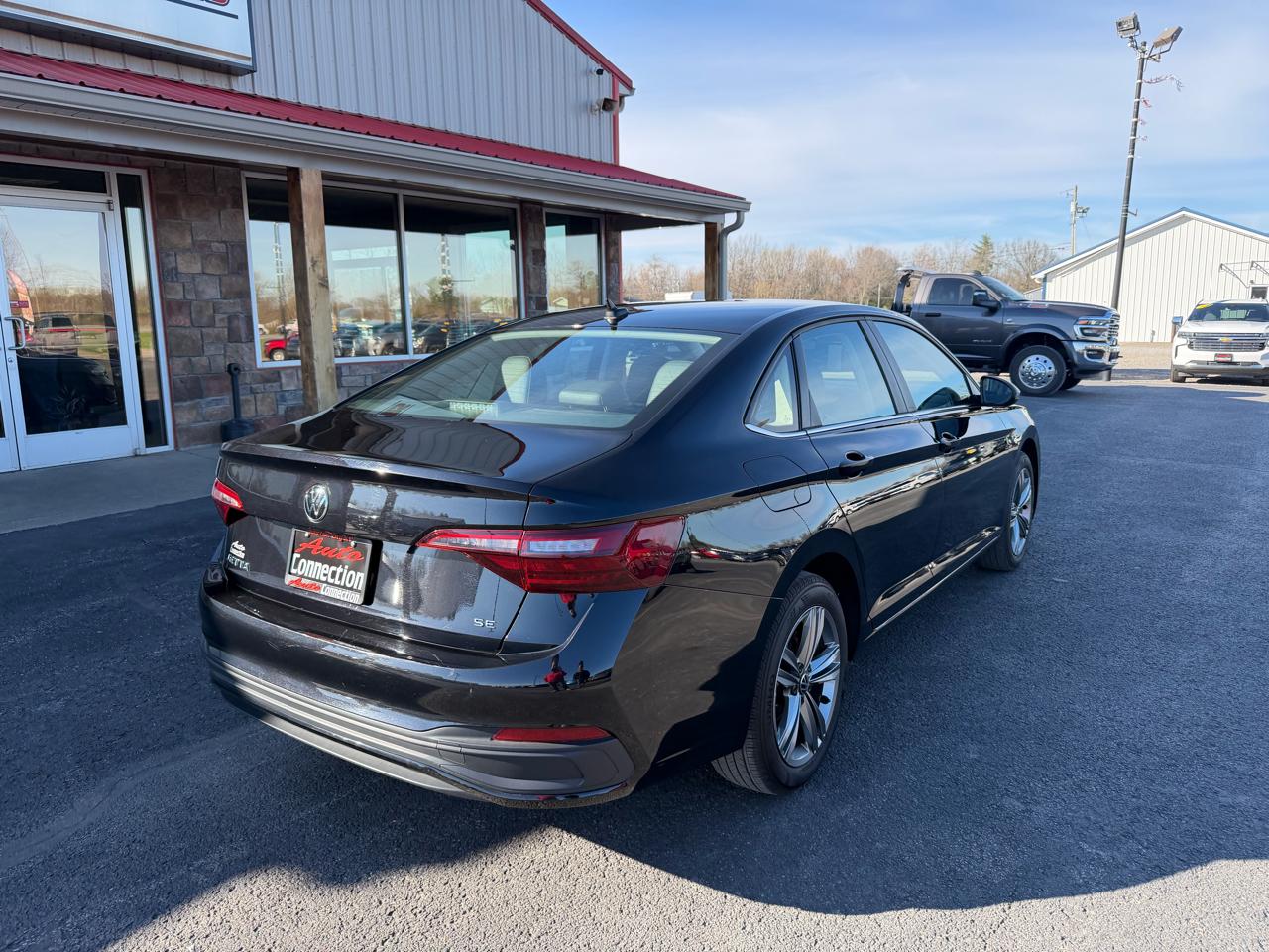 Volkswagen Jetta SE Auto 2024