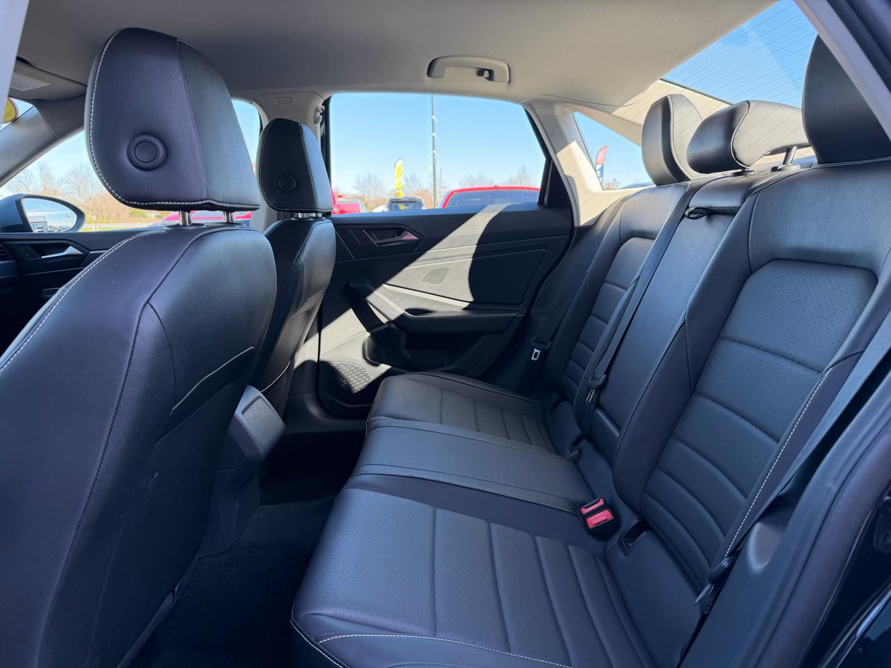 Volkswagen Jetta SE Auto 2024