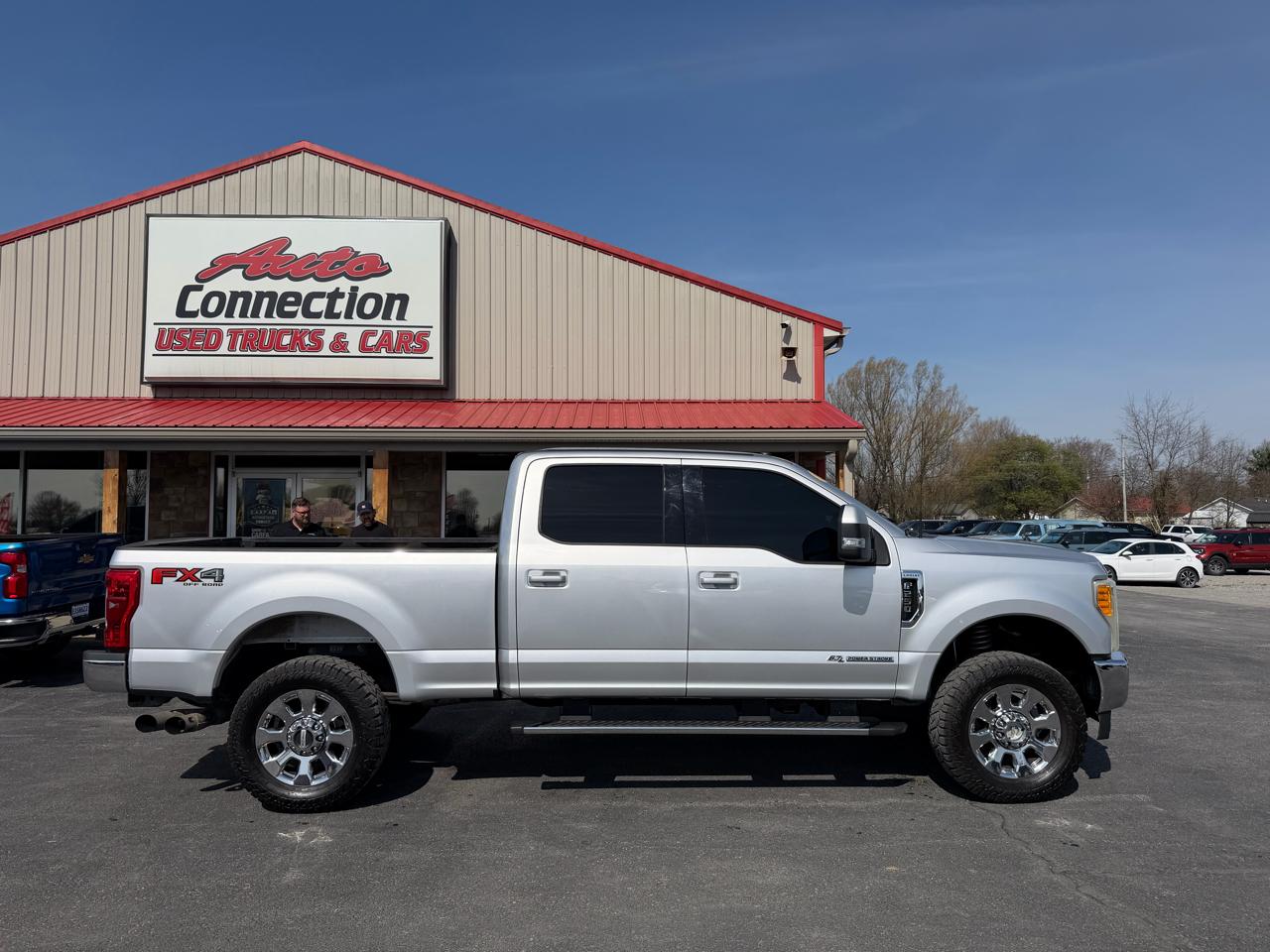 Ford Super Duty F-250 SRW Lariat 4WD Crew Cab 8' Box 2017