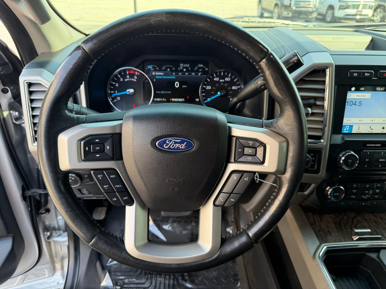 Ford Super Duty F-250 SRW Lariat 4WD Crew Cab 8' Box 2017