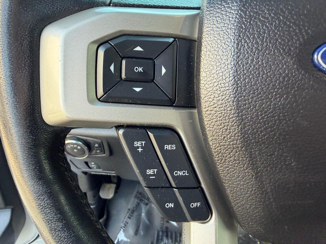 Ford Super Duty F-250 SRW Lariat 4WD Crew Cab 8' Box 2017