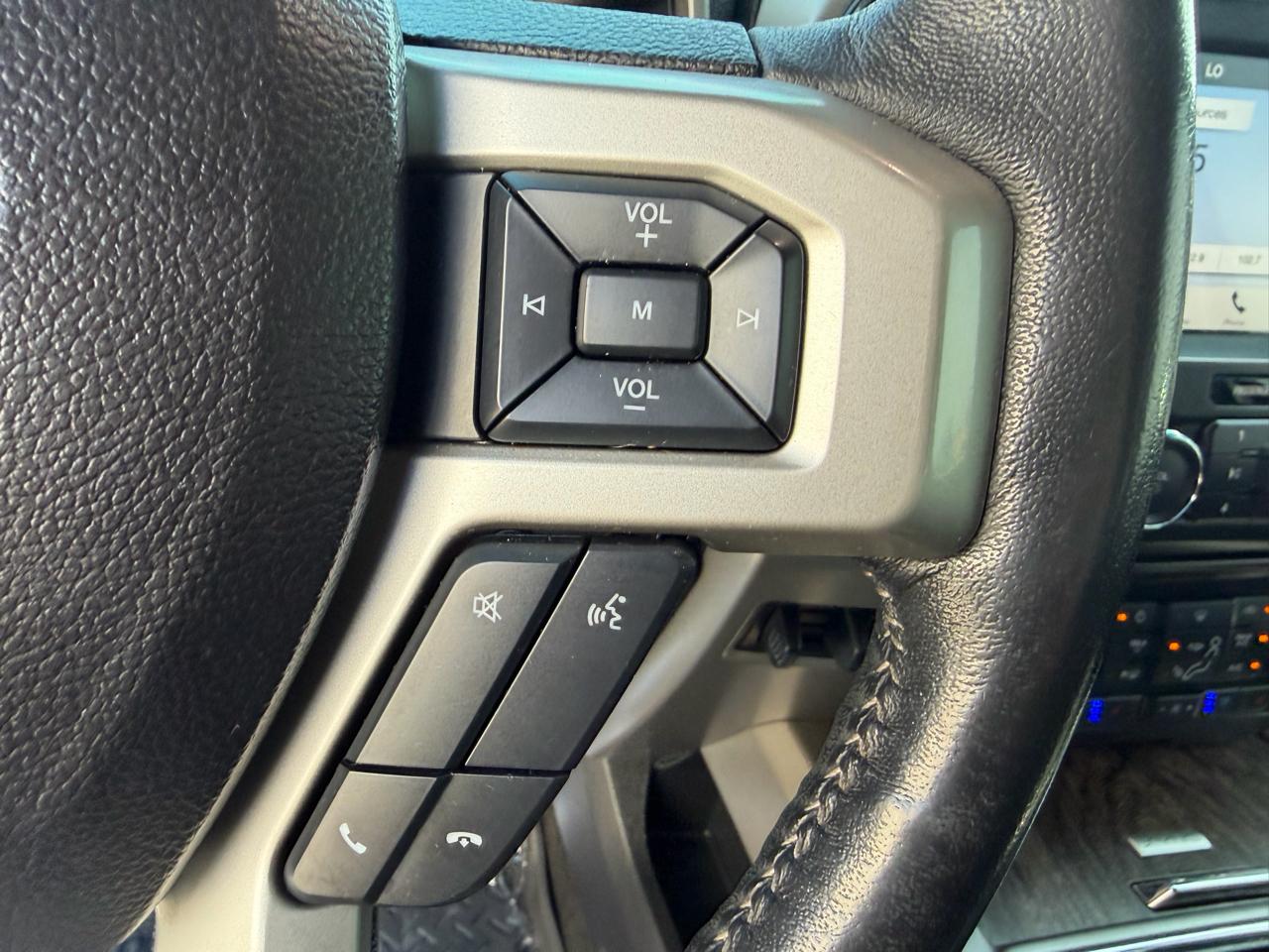 Ford Super Duty F-250 SRW Lariat 4WD Crew Cab 8' Box 2017