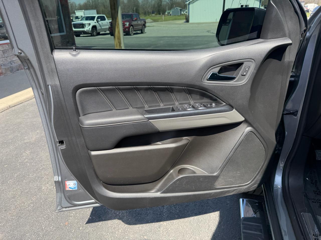 GMC Canyon 4WD Crew Cab 128" Denali 2021