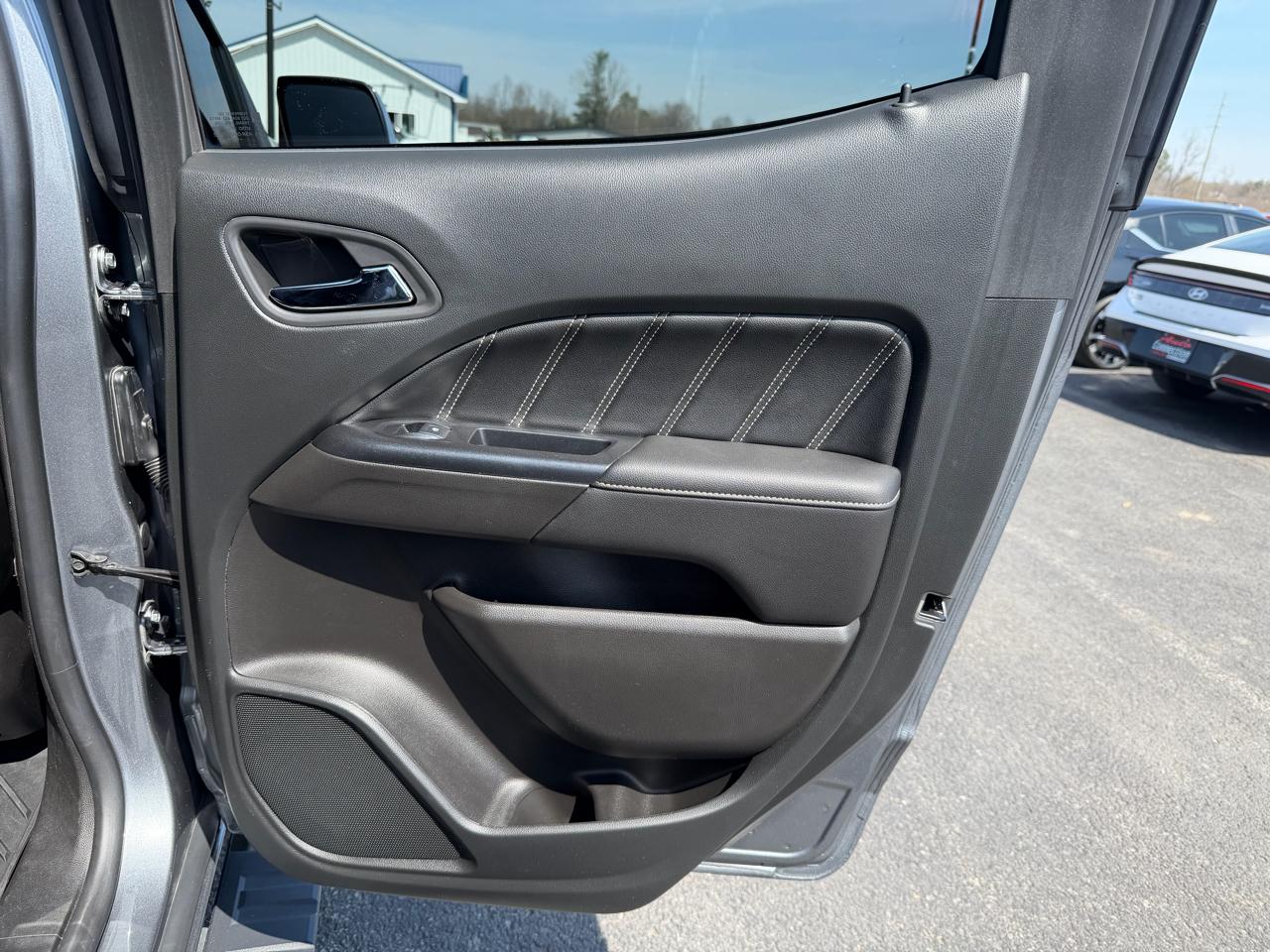 GMC Canyon 4WD Crew Cab 128" Denali 2021