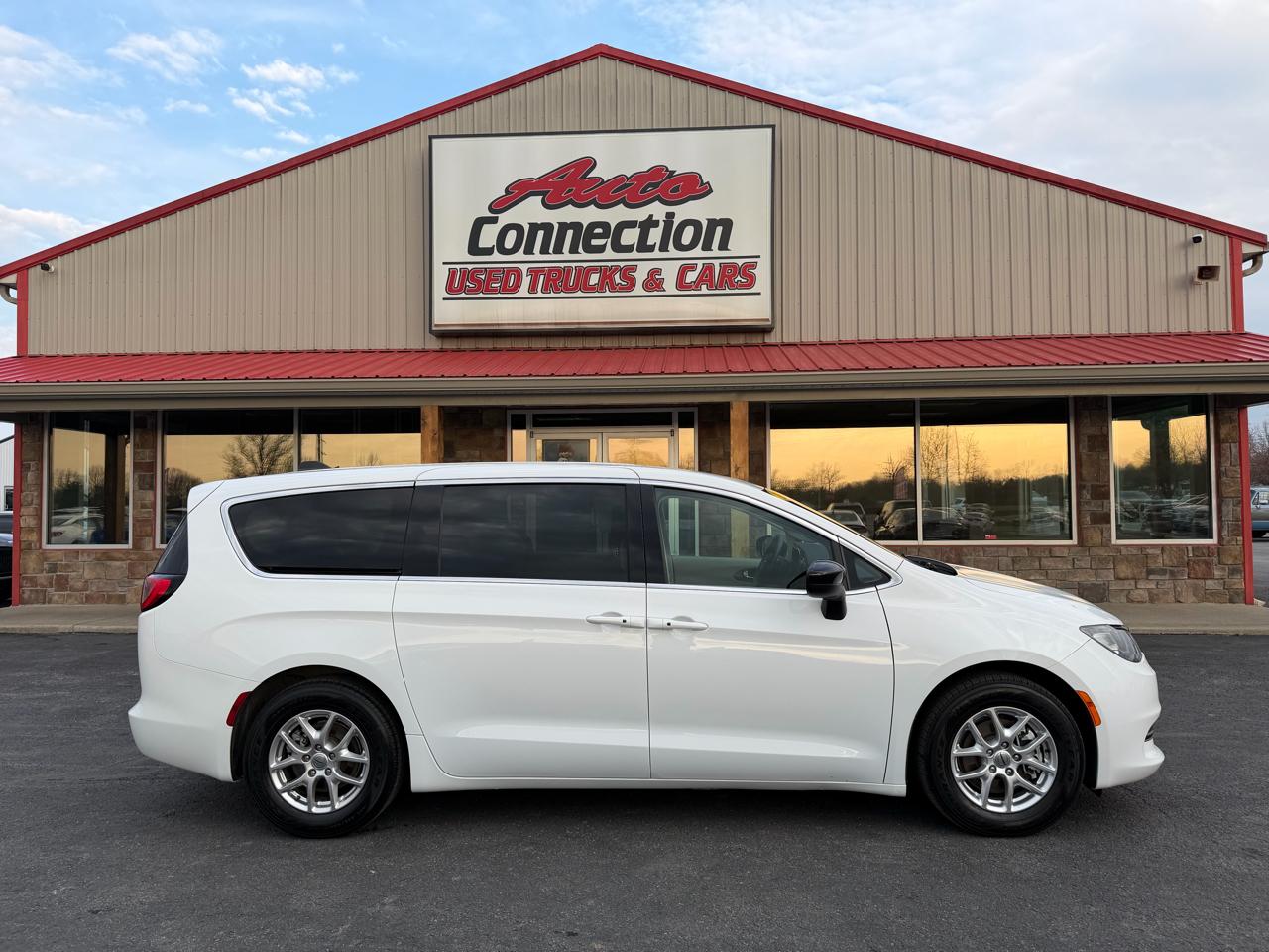 Chrysler Voyager LX FWD 2024