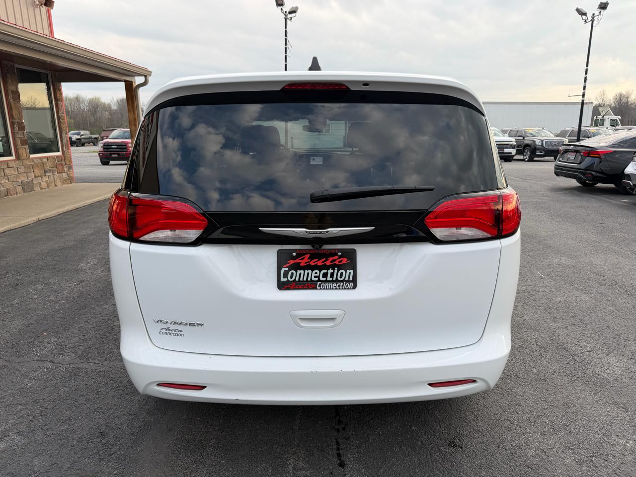 Chrysler Voyager LX FWD 2024