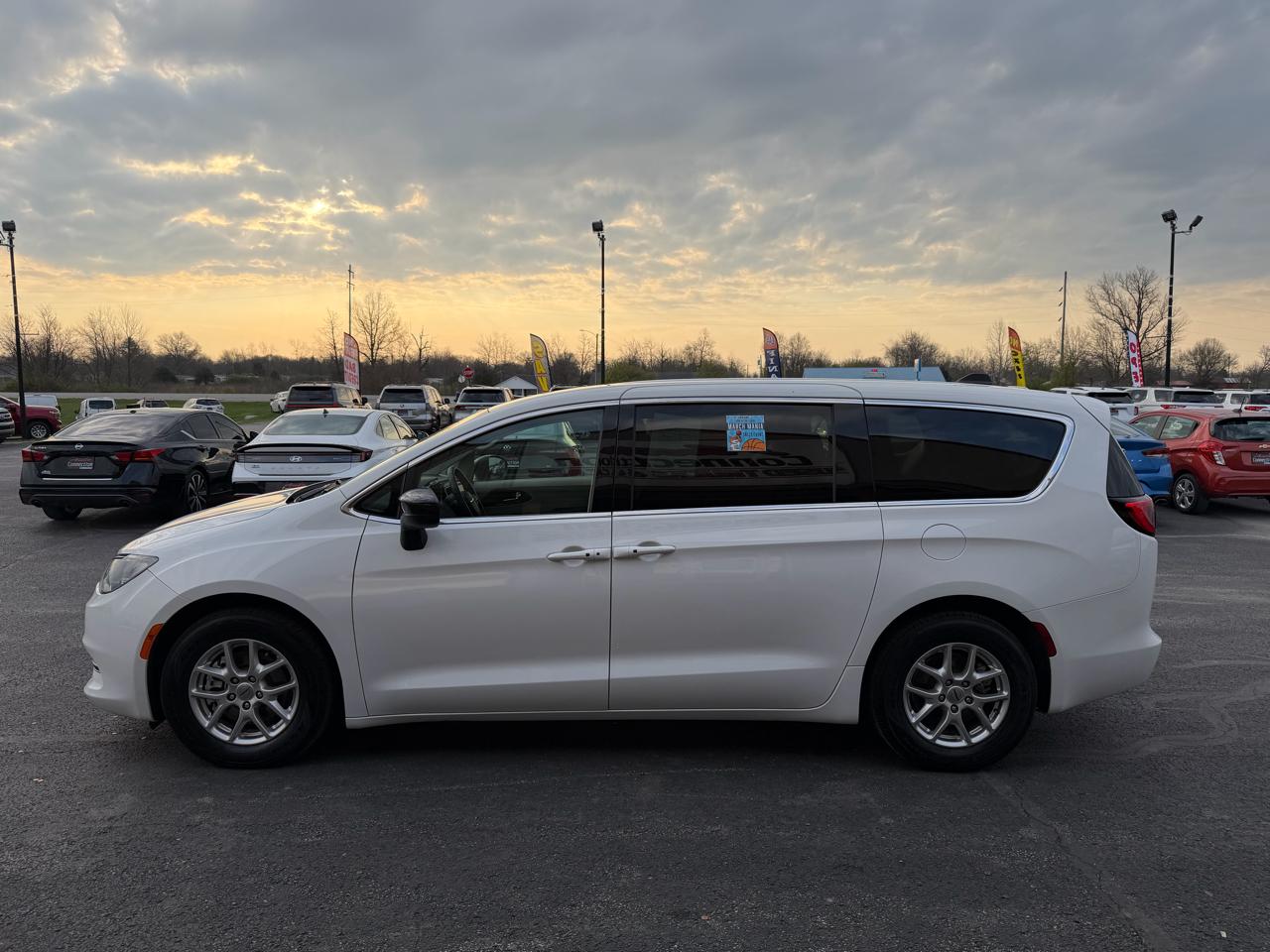 Chrysler Voyager LX FWD 2024