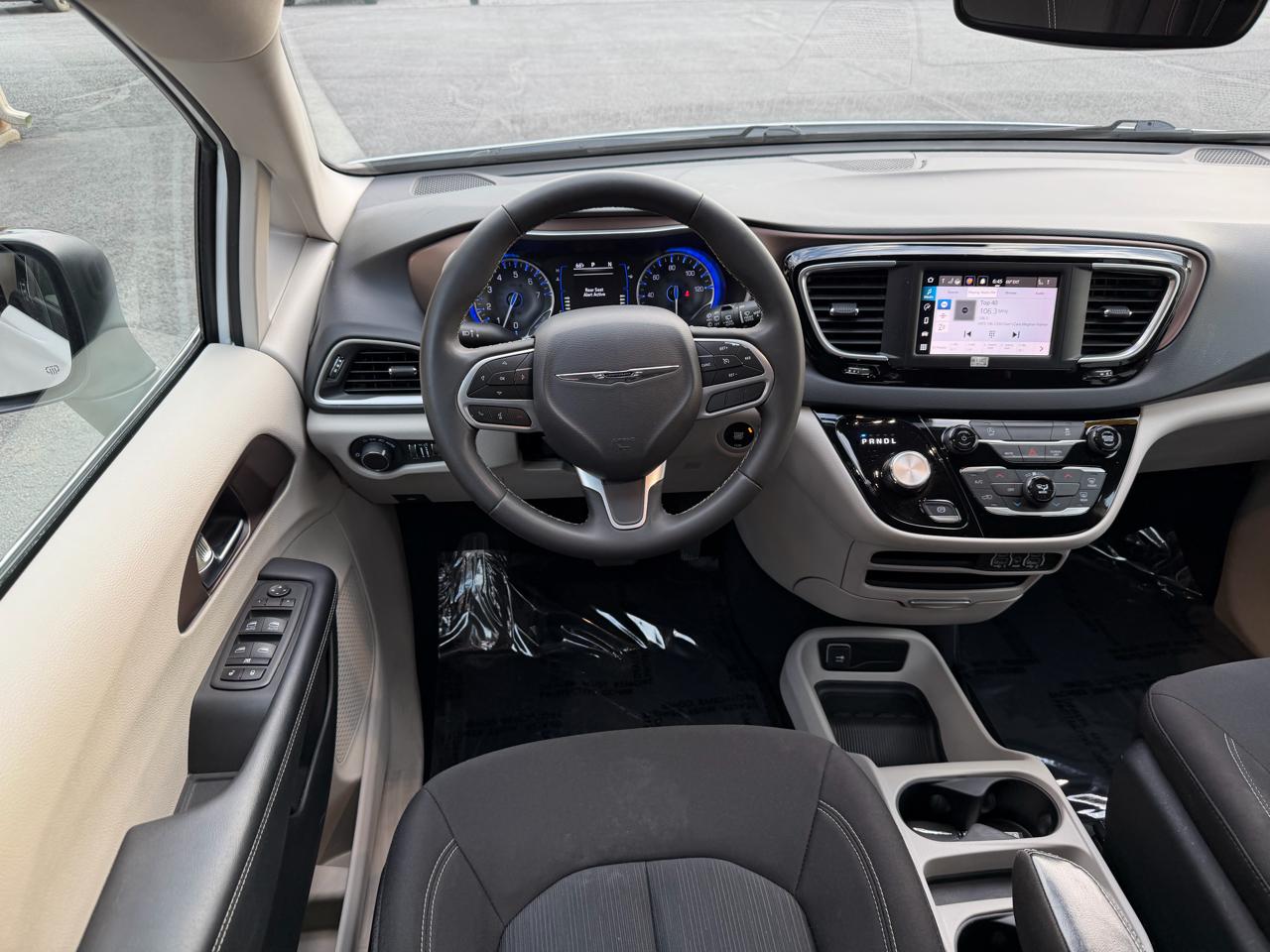 Chrysler Voyager LX FWD 2024